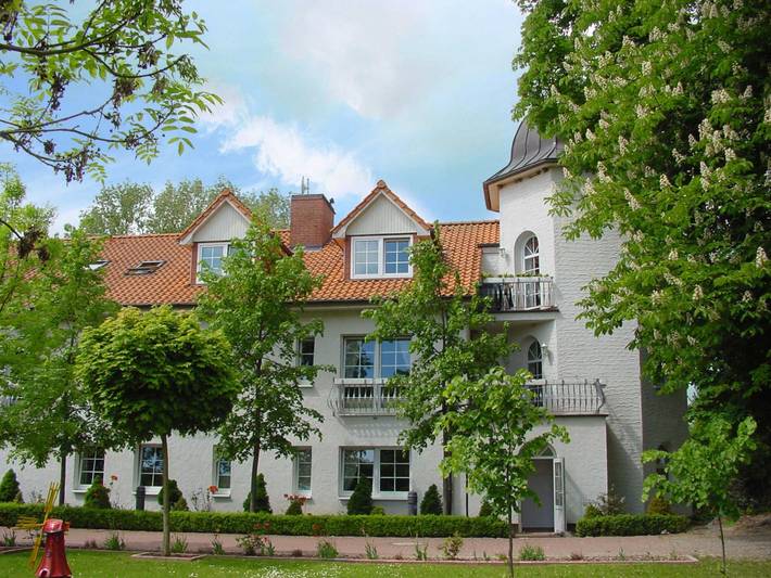 Hotel, mit Garten und Seeblick in Kuchelmiß