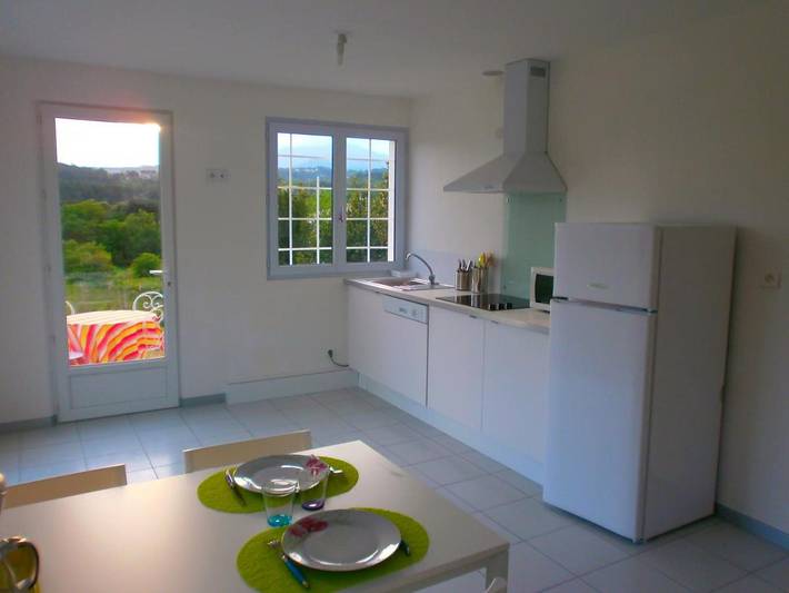 Location de vacances pour 2 personnes, avec vue et jardin à Vinezac - 4