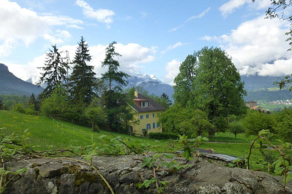 Ganze Wohnung, Idyllische verkehrsfreie Wohnung zum Wandern, Ski-, Radfahren mit Ev Ladestation in Rodels, Plessur Alpen