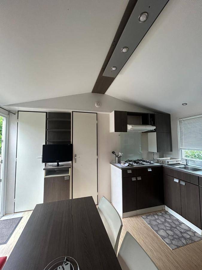 Camping pour 6 personnes, avec jardin ainsi que piscine et vue à La Roque-d'Anthéron - 3