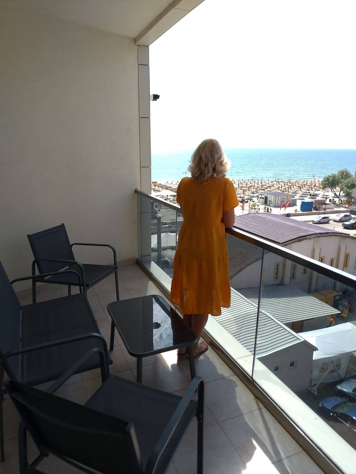 Appartamento intero, Appartamento bilocale, mass 5 adulti, splendida vista sulla spiaggia e sul mare in Costanza (Romania)