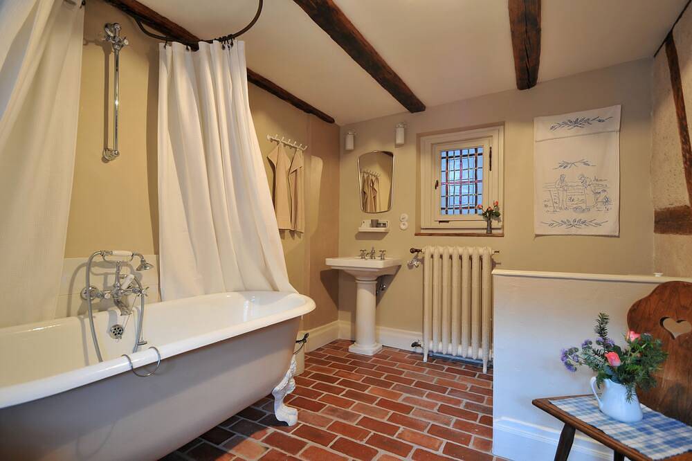 S'Storikenascht**** - Maison 1603, Charme au coeur du vignoble à Hunawihr in Hunawihr, Parc naturel régional des Ballons des Vosges