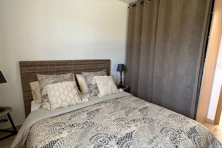 Gîte pour 2 personnes, avec jardin ainsi que piscine et terrasse à Les Arcs (Var) - 3