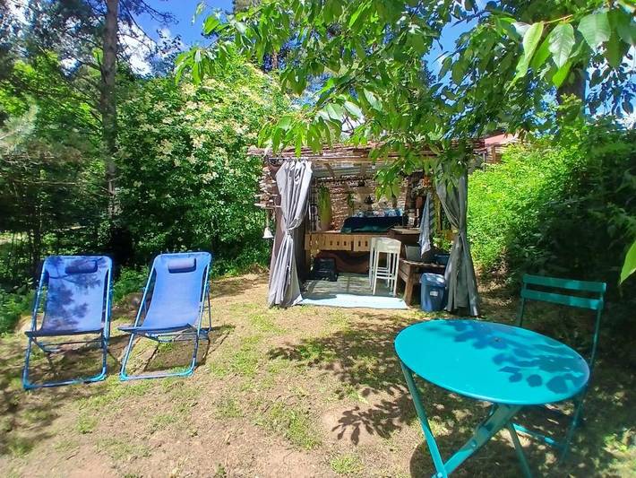 Gîte pour 2 personnes, avec Jacuzzi et Terrasse ainsi que Jardin et Sauna à Laussonne