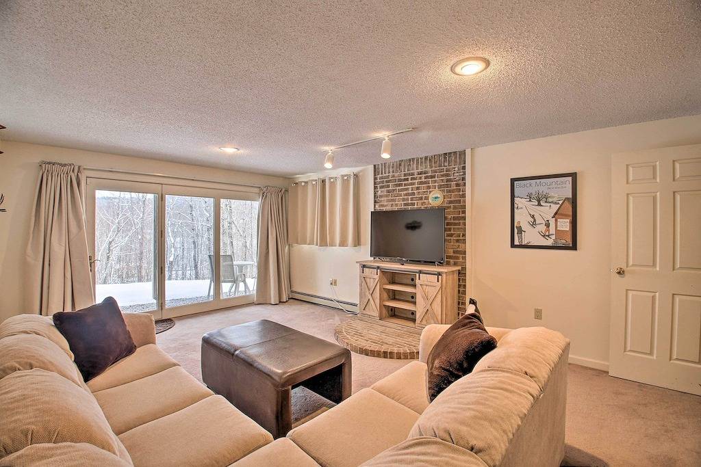 Neu! Große Ski-In / Out Black Mtn Abode w / Kamin! in Jackson (NH), White Mountain National Forest