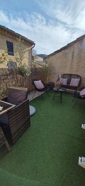 Gîte pour 2 personnes, avec balcon et vue à Collias