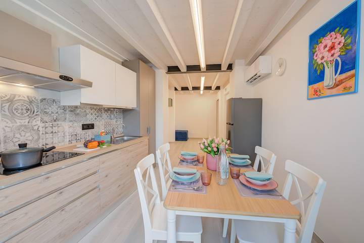 Apartamento entero, Tulipano Apt - Palazzo Palermo 1817 A/C, 2Br, Sleeps 4 in Valeggio sul Mincio, Provincia de Verona