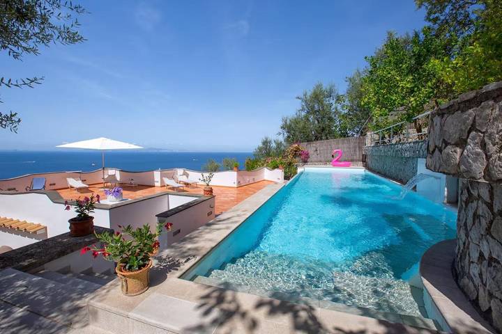 Casa vacanza per 10 persone, con Balcone e Terrazza nonché Giardino e Piscina a Conca Verde - Sorrento