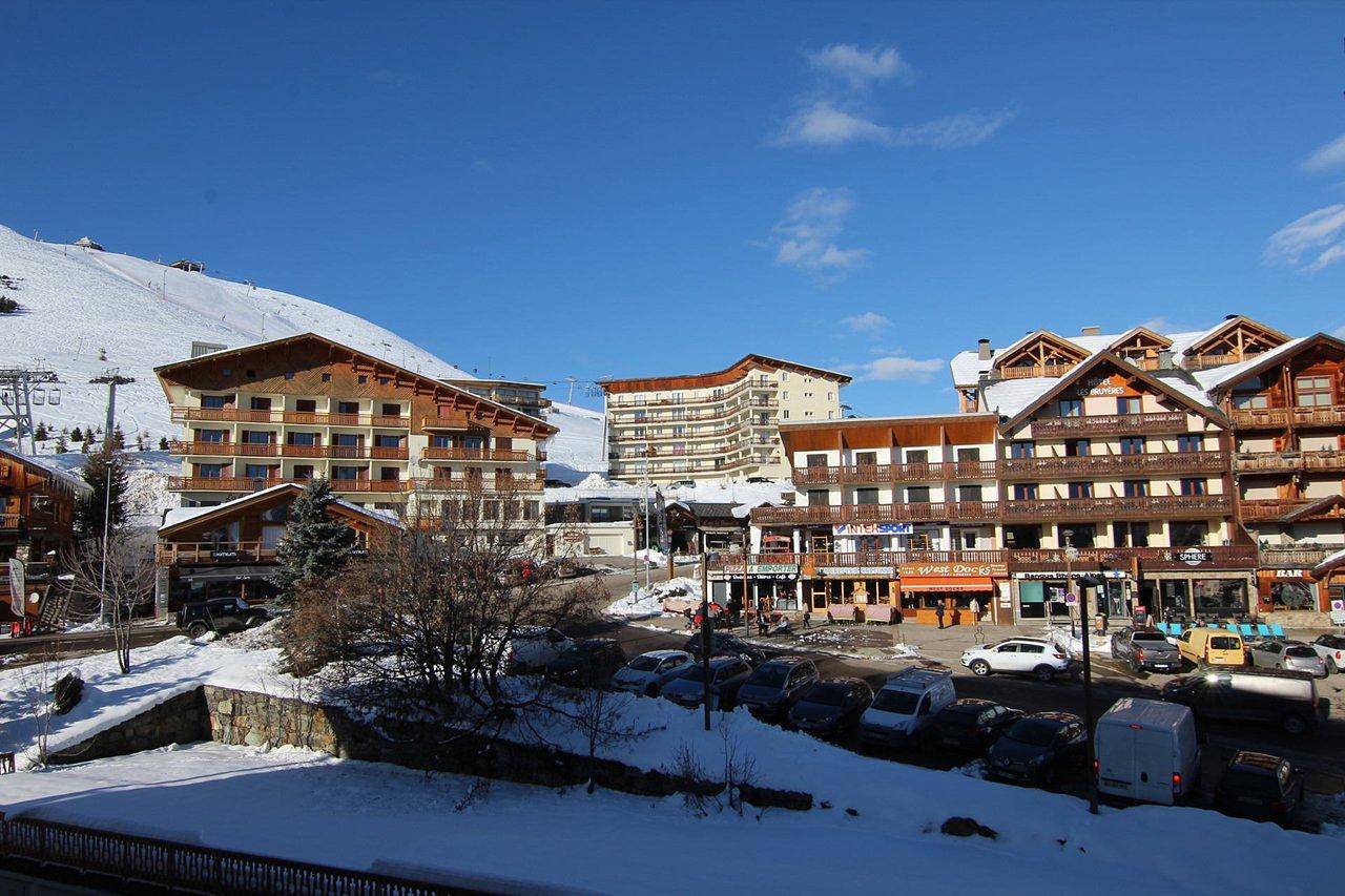 Entire studio, Résidence la Ménandière - Studio 4 people (H4) in Huez, Écrins National Park