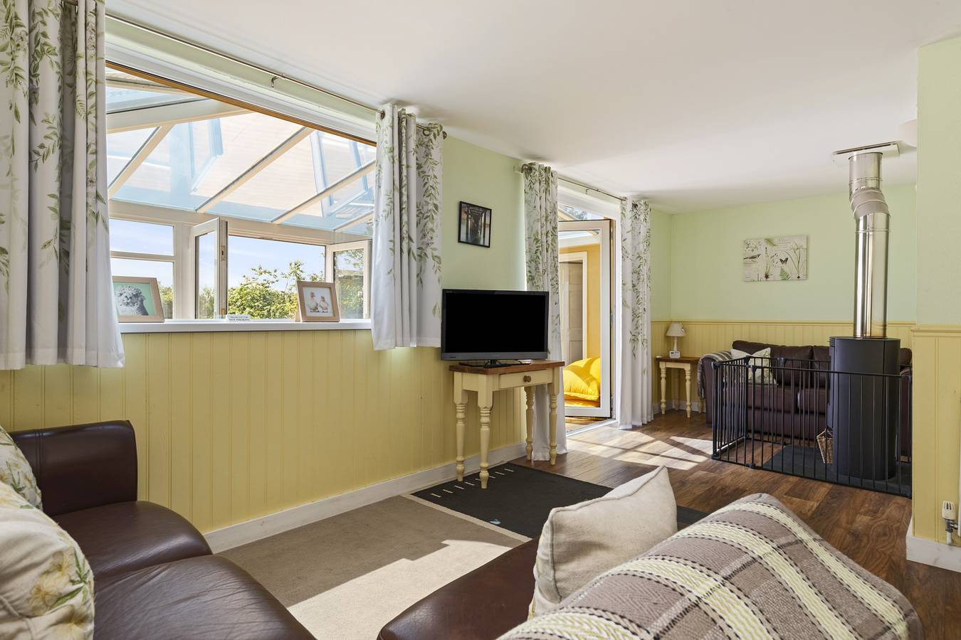 Hedgerow at Gorslwyd - Sound Retreat in Penbryn, Cardigan Bay