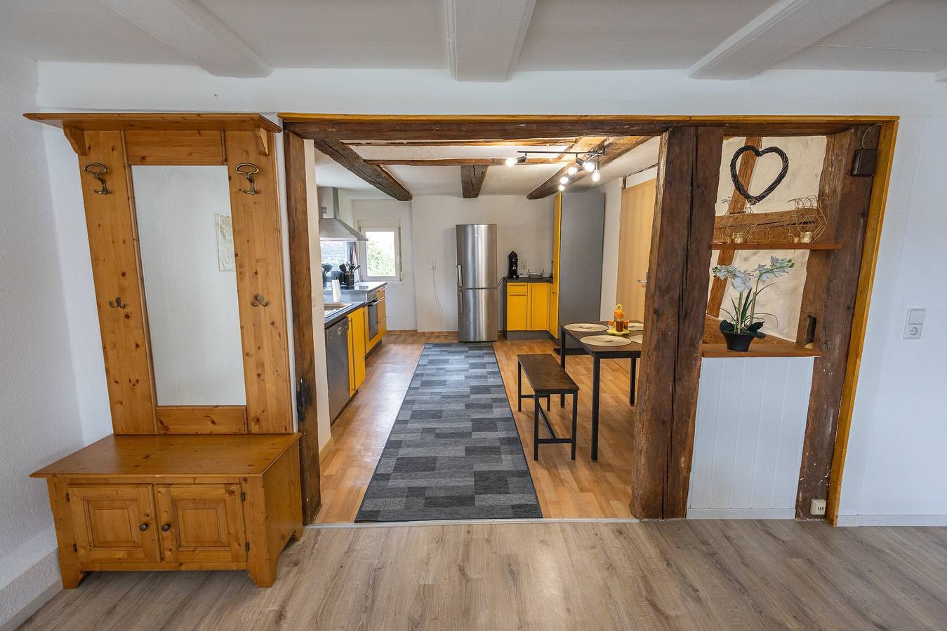 Ganze Wohnung, Apartment 'Alexandra' mit gemeinsamer Terrasse, Gemeinschaftsgarten und Wlan in Aldingen, Landkreis Tuttlingen