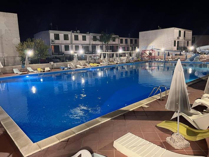 Casa vacanza per 13 persone, con piscina e piscina per bambini nonché panorama e terrazza, con animali domestici - 1