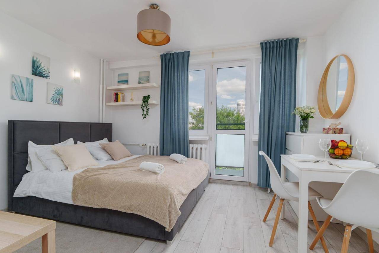 Entire apartment, Warsaw City Heart Luxury Apartment at the Metro in Mokotów, Warsaw