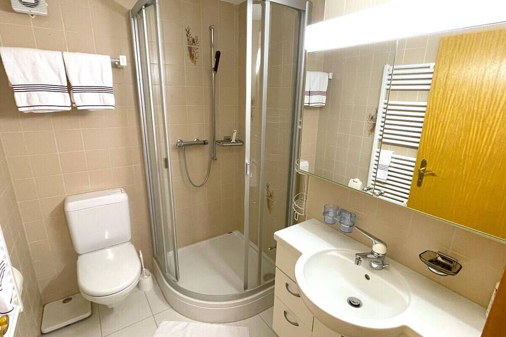 Geheel appartement, Concierge, Scenic Views, Long Stay by Swisshut in Sigriswil, Meer van Thun