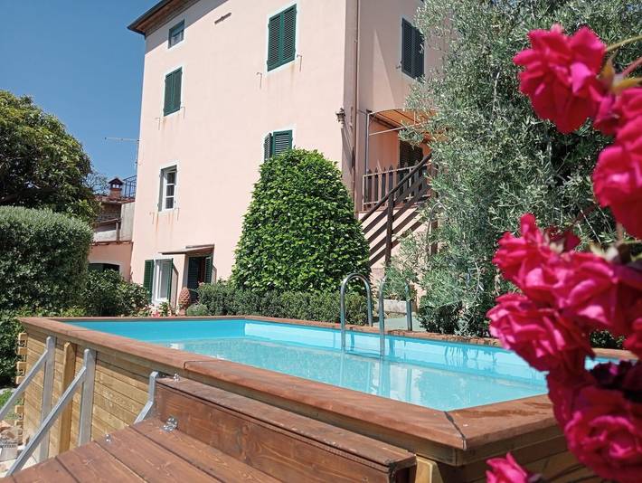 Agriturismo per 6 persone, con Piscina a Lucca