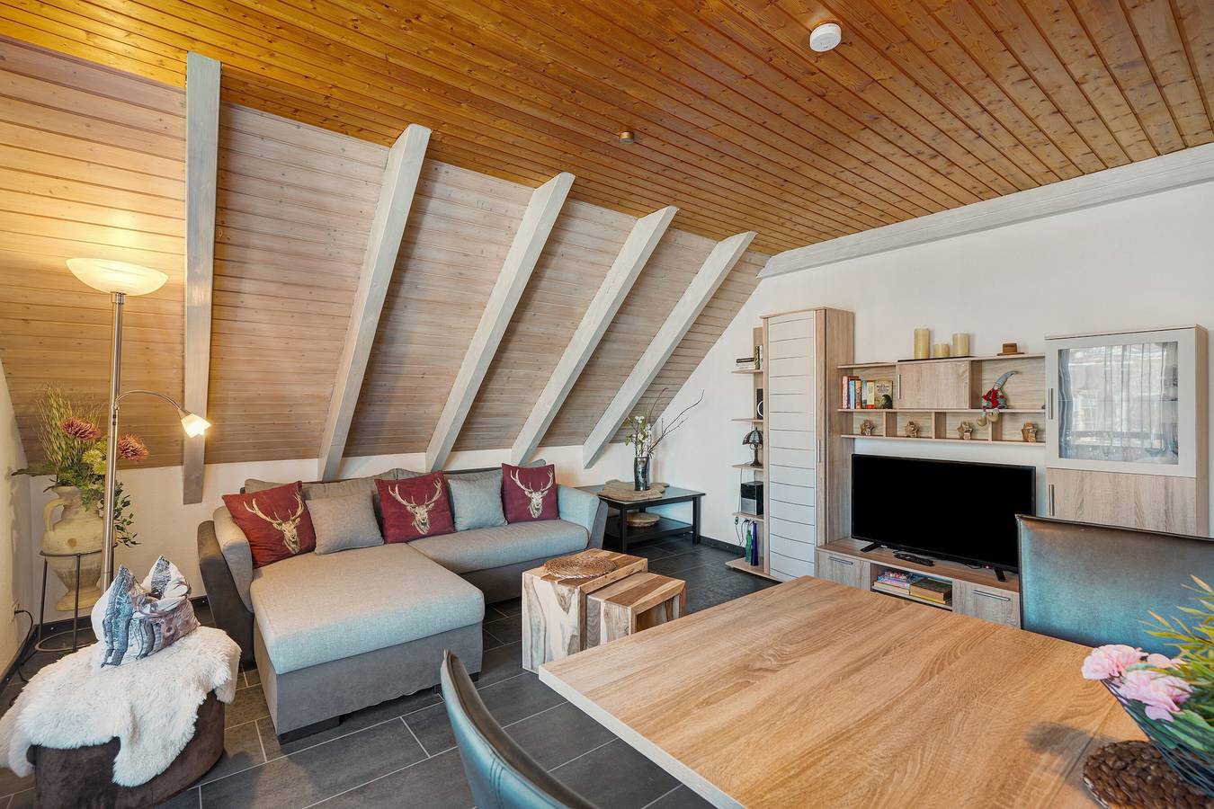 Ganze Wohnung, Ferienwohnung 'Karin' mit Seeblick und Balkon in Schonach, Südschwarzwald