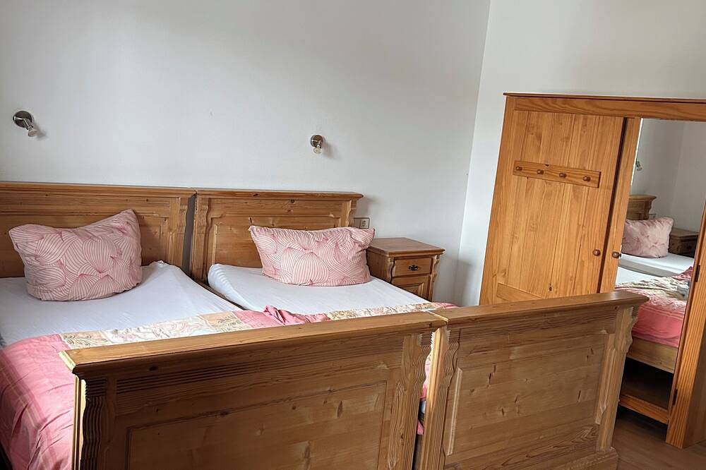 Ganze Wohnung, Ihr Zuhause in den bayrischen Alpen - Großzügiger Urlaub auf 90 m² mit Wellness in Flintsbach am Inn, Bayerische Alpen
