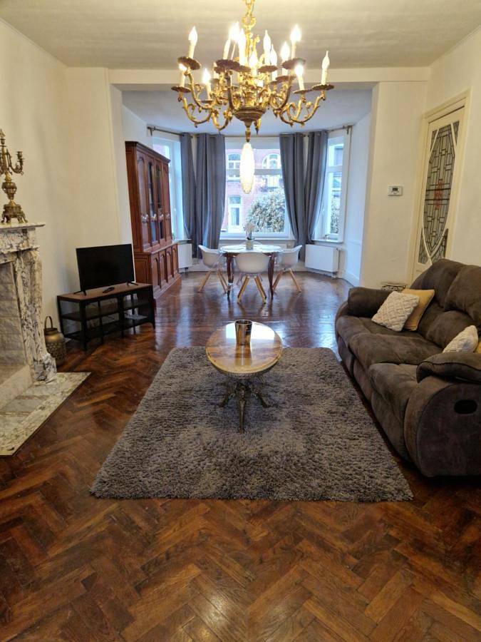 Gîte pour 4 personnes, avec terrasse ainsi que vue et jardin à Frameries