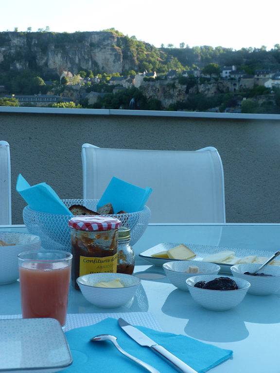 Chambres d'hôtes La Désirade en Aveyron - Chambre La Minérale in Salles-la-Source, Aveyron