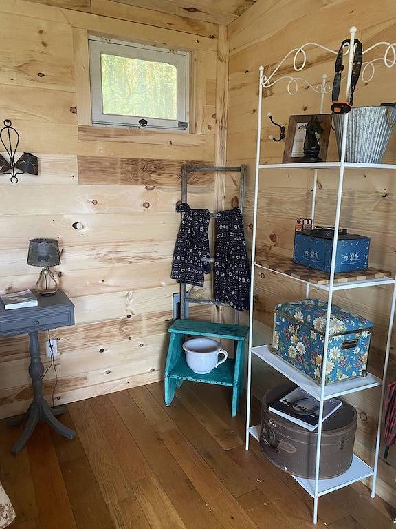 Glamping for 3 people, with sauna and hot tub as well as yard in Tennessee