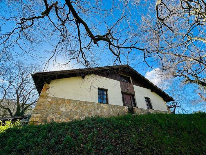 Casa rural para 14 personas, con jardín y vistas, Se admiten mascotas en Reserva de la Biosfera de Urdaibai