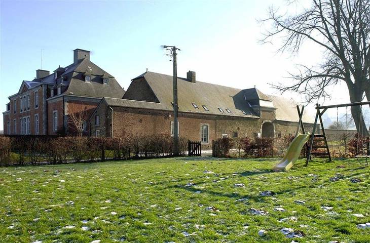 Location de vacances pour 17 personnes, avec jardin, animaux acceptés à Ohey