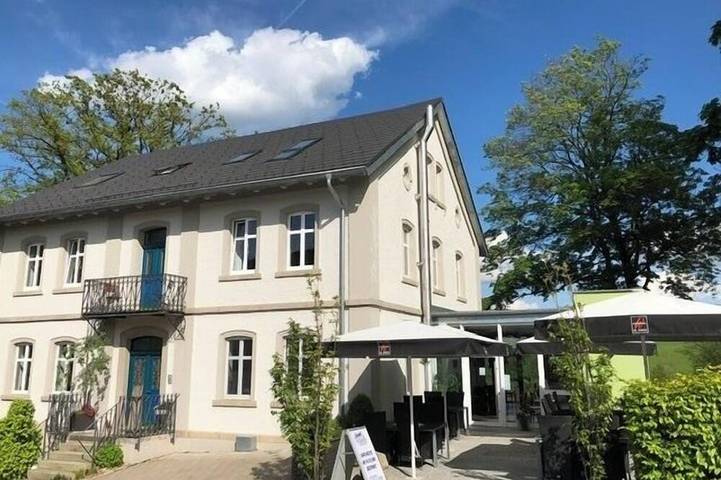 Ganze Wohnung, Gemütliche Ferienwohnung (32 qm) für bis zu zwei Personen mit Flachbild-Fernseher in Bad Alexandersbad, Landkreis Wunsiedel im Fichtelgebirge