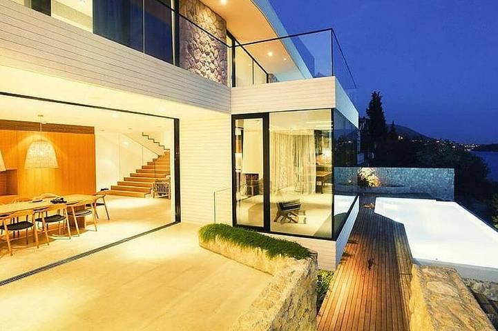 Villa pour 8 personnes, avec piscine, animaux acceptés à Lozica