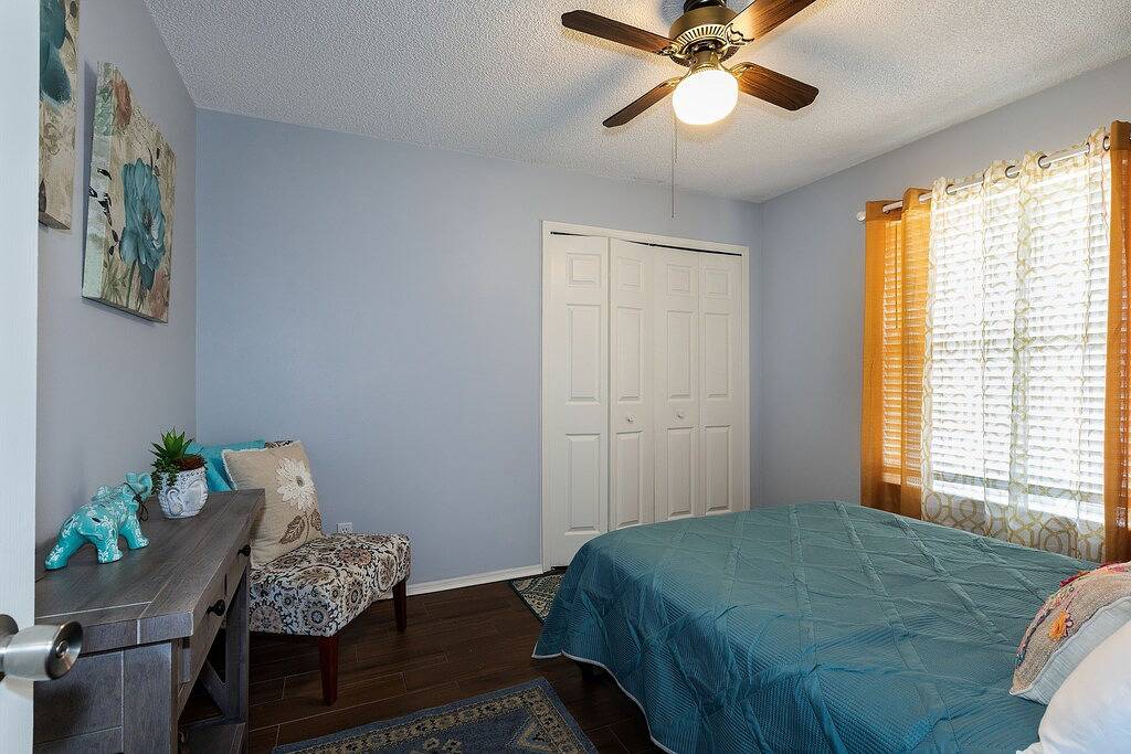 Newley Remodeled and Furnished, Cozy House 5 Minutes From Downtown! in Mount Dora, Lake County