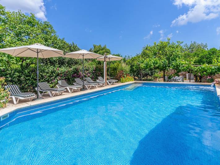 Ferienhaus für 8 Personen, mit Balkon und Terrasse sowie Pool in St Miquel de Balansat