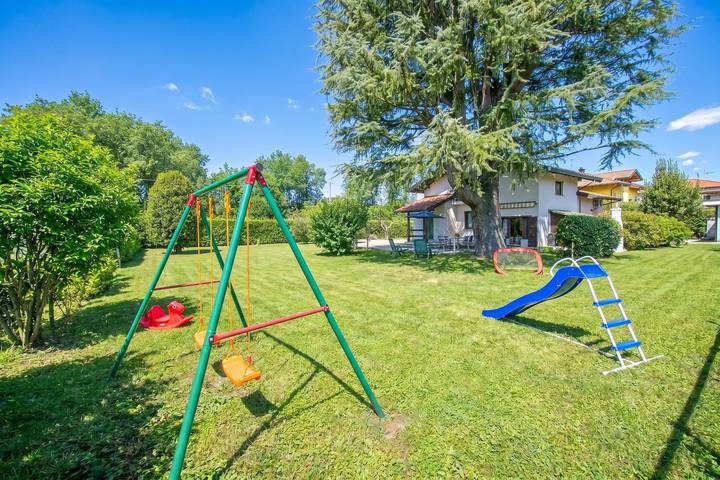 Location de vacances pour 6 personnes, avec terrasse dans Angera - 3