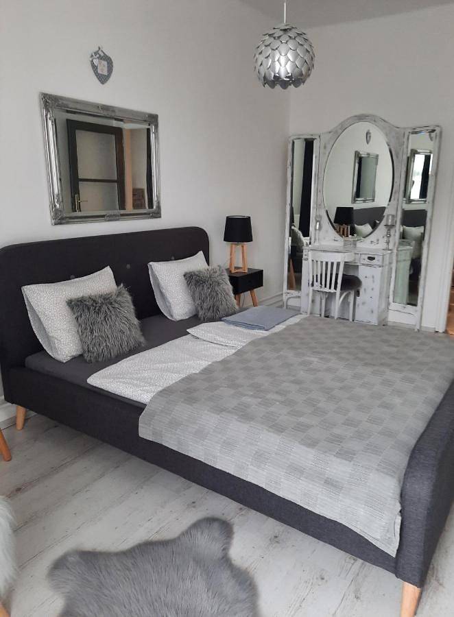 Ferienwohnung für 4 Personen, mit Terrasse und Ausblick - 1