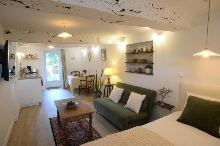 Location de vacances pour 2 personnes, avec vue et jardin à Orgères