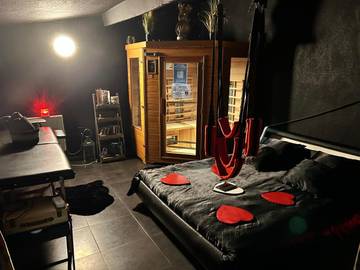 Gîte pour 4 personnes, avec balcon ainsi que jacuzzi et sauna à Milhaud