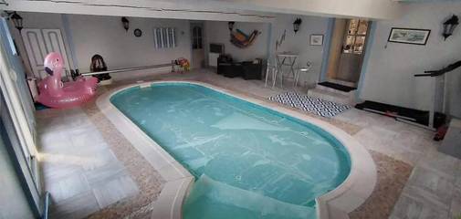 Gîte pour 5 personnes, avec jardin et terrasse ainsi que bassin pour enfant et piscine, animaux acceptés à Bois (homonymie)