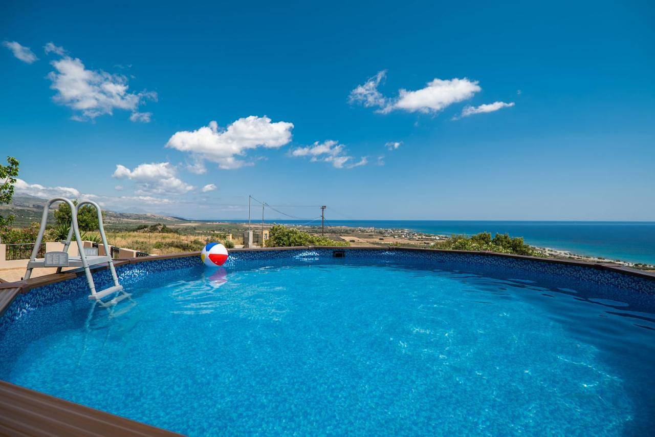 Serenitas, family house with great views in Chania i okolice