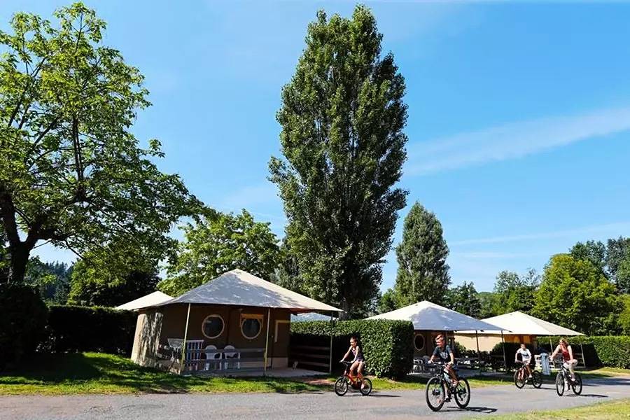 2 bedroom chalet 4 people in Cublize, Villefranche-sur-Saône region