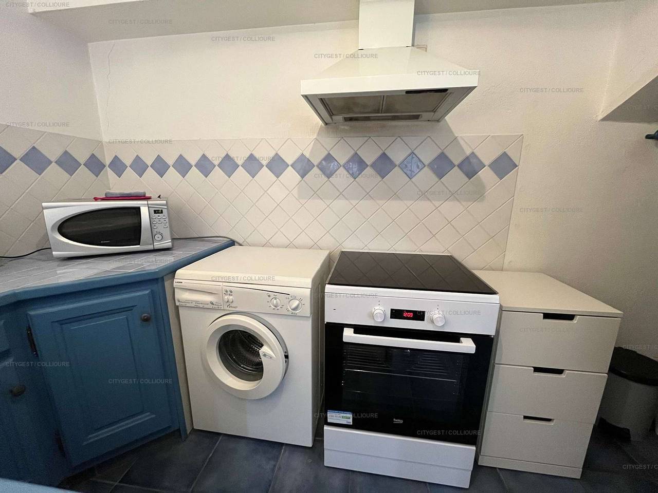 Maison de Pêcheur à 50m de la Plage avec Wifi, Terrasse et Cuisine Équipée in Côte Vermeille, Collioure