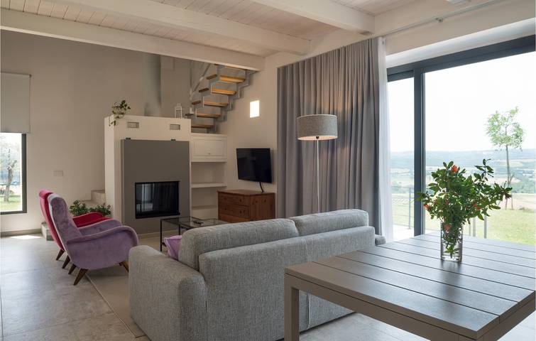 250sqft Apartment with Parking, AC, Pool & Garden - 1km to Tevere in Alviano, Terni Province