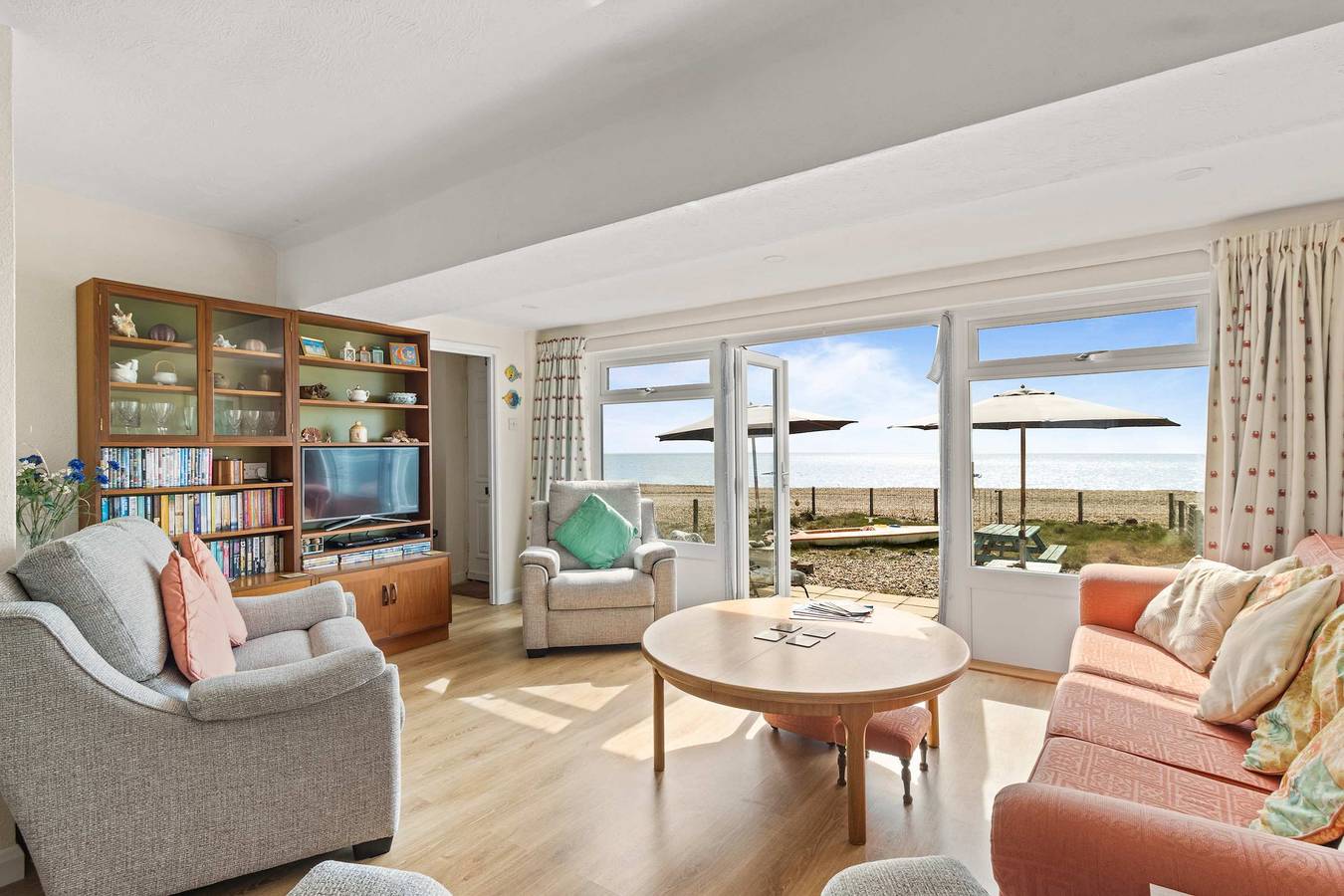The Coastal Crab - Family-Friendly Three-Bed Beach House in Pevensey in Pevensey, East Sussex