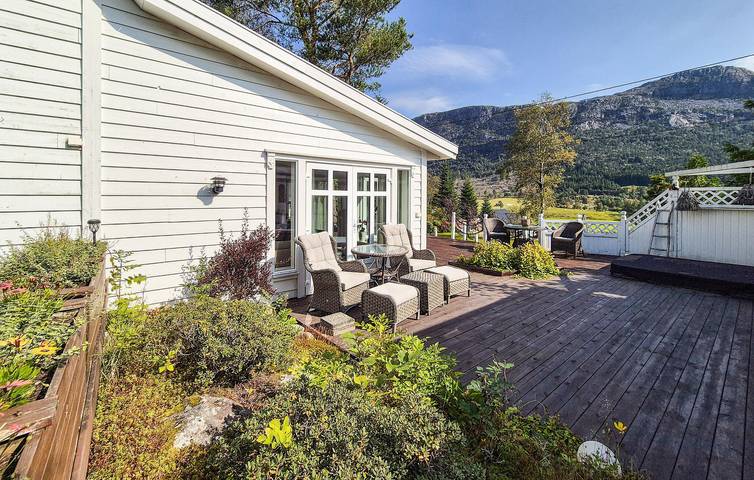 Ferienhaus für 9 Personen mit Terrasse in Vikebygd, Vindafjord
