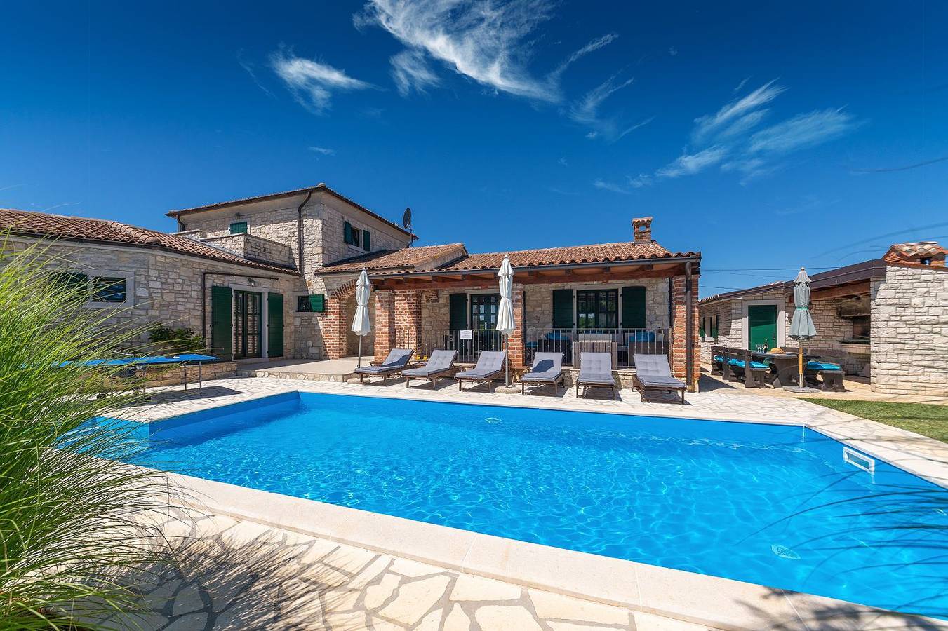 Mediterrane Villa mit Privatpool, Grill, Tischtennis und unweit des Radwegs Parenzana in Vizinada, Zentralistrien