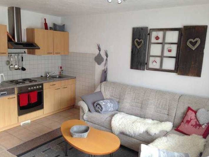 Ferienwohnung für 10 Personen, mit Balkon und Garten sowie Ausblick, kinderfreundlich in Tannheim (Tirol) - 2