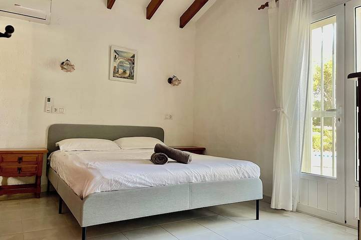 Charming little villa with private pool. Sleeps 4. 5 minutes from Moraira beach in Pinar de lAdvocat (Moraira), Teulada