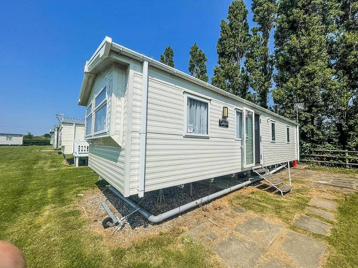 Two-Bedroom Mobile Home in Mersea Island, Colchester