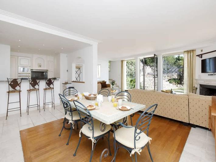 Villa pour 10 personnes, avec jacuzzi ainsi que piscine et jardin, adapté aux familles à Théoule-sur-Mer - 4