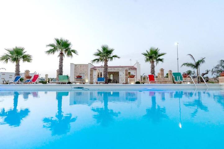 Villa per 9 persone, con piscina e giardino nonché panorama a Ugento