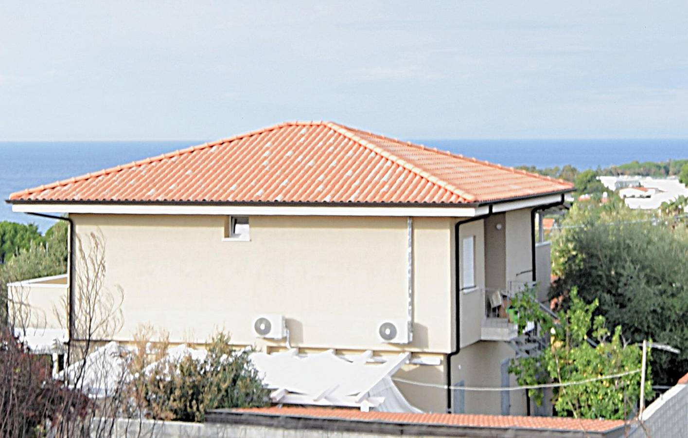 Appartement de vacances entier, Appartement confortable avec terrasse, Wi-Fi et parking, à 900 m de la plage in Faro Capo Vaticano, Ricadi (municipality)