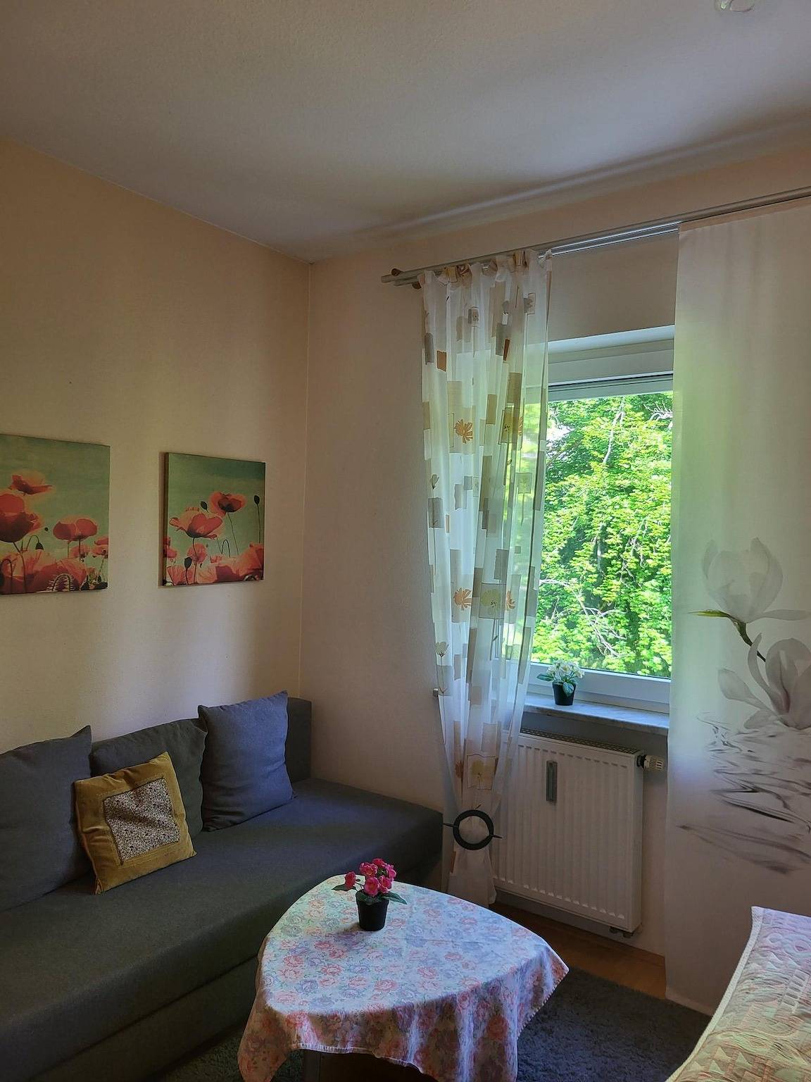 Ganze Ferienwohnung, Ferienwohnung am Kurpark - Bahnhofstraße 21 - Ferienwohnung am Kurpark - Bahnhofstr. 21 für 1-2 Personen, 39 qm in Bad Reichenhall, Berchtesgadener Alpen