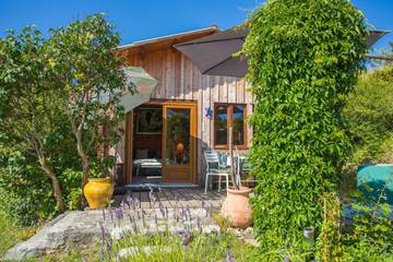 Gîte pour 2 personnes, avec terrasse et jardin dans les Alpes-de-Haute-Provence